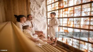 探寻上海桑拿按摩的历史渊源：千年文化的现代传承 poster