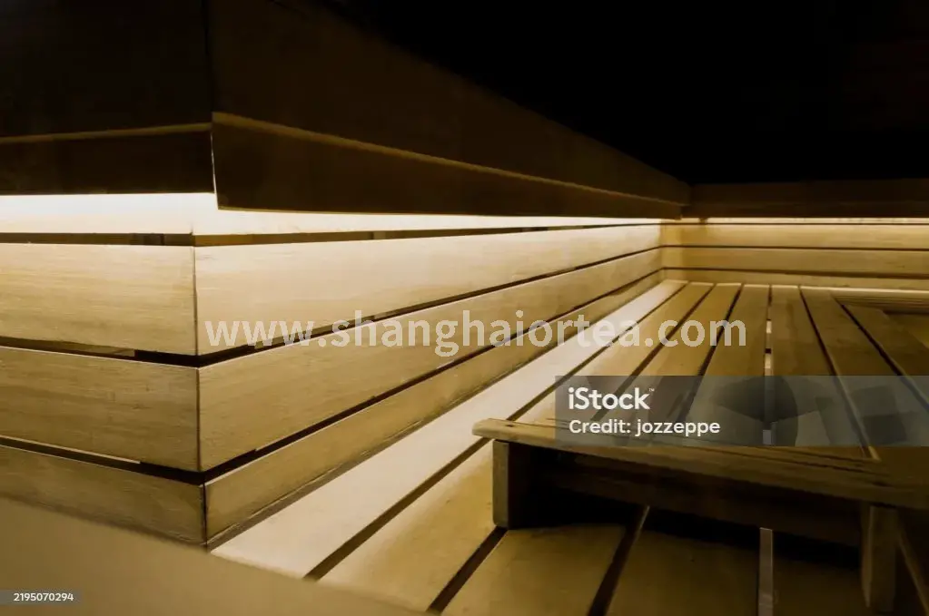 辅助手腕屈伸进行按摩